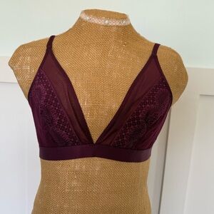 Secret Possessions‎ Mesh And Lace Overlay Bra Women’s Large Burgundy Wireless